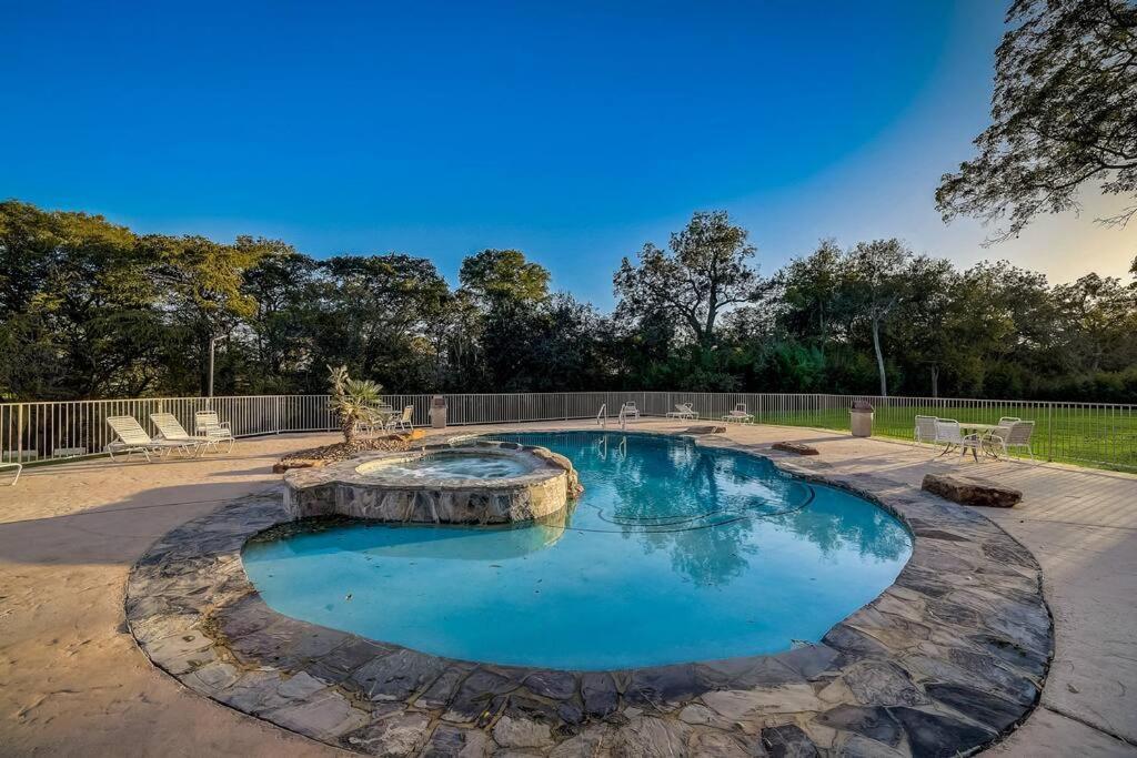 Appartement Walk To Schlitterbahn, River Access & Pets Ok